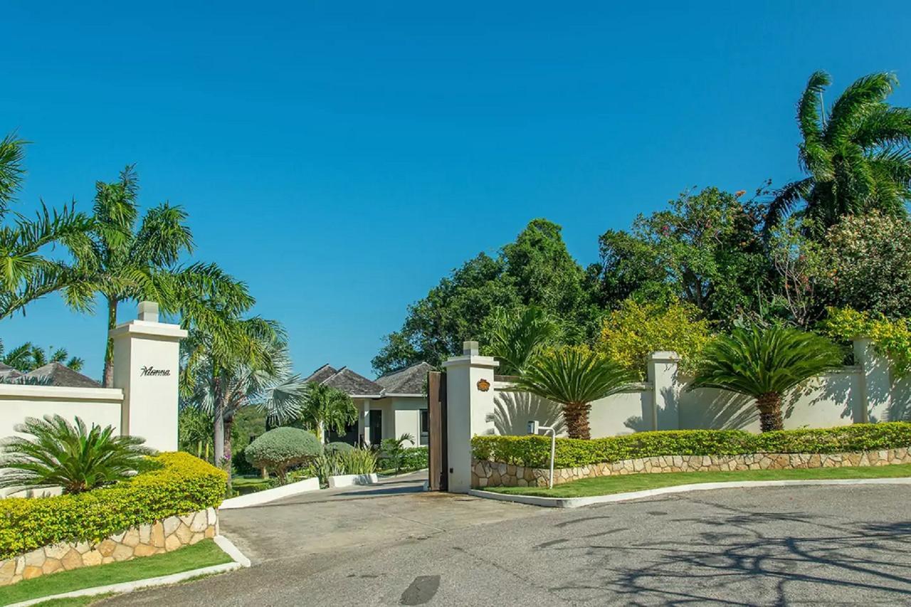 Luxury Villa Sleeps 6, Beach Access, 몬테고 베이 외부 사진